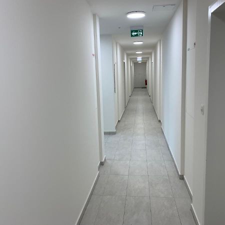 Air-Conditioned, 2 Room Apartment With Terrace براتسيلافا المظهر الخارجي الصورة