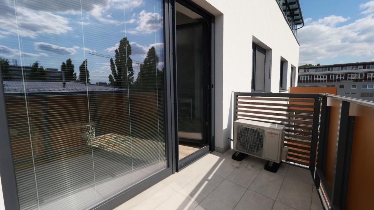 Air-Conditioned, 2 Room Apartment With Terrace براتسيلافا المظهر الخارجي الصورة