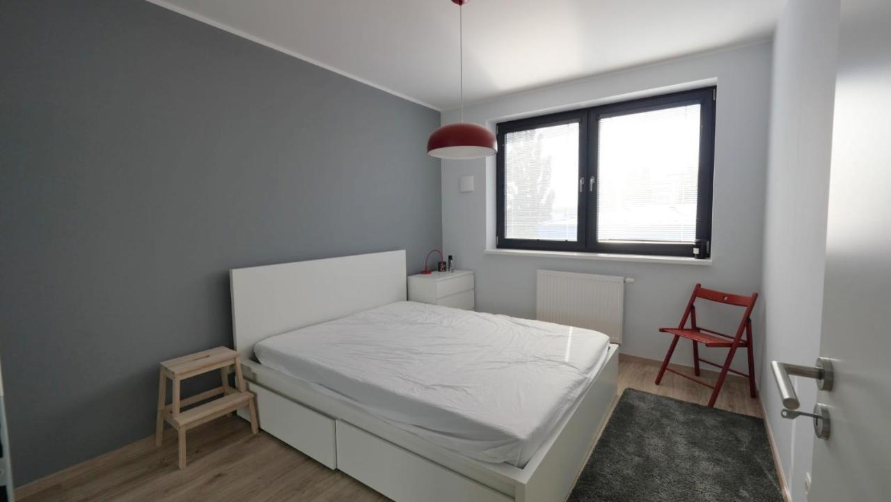 Air-Conditioned, 2 Room Apartment With Terrace براتسيلافا المظهر الخارجي الصورة