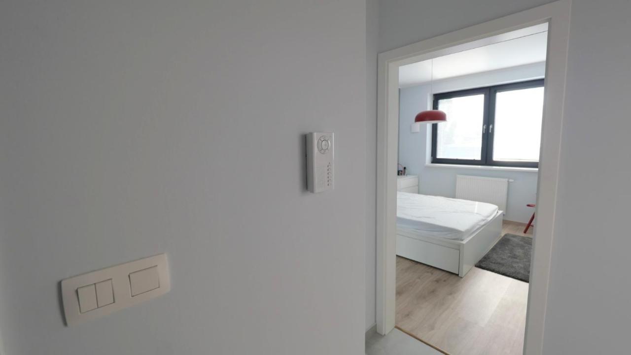 Air-Conditioned, 2 Room Apartment With Terrace براتسيلافا المظهر الخارجي الصورة