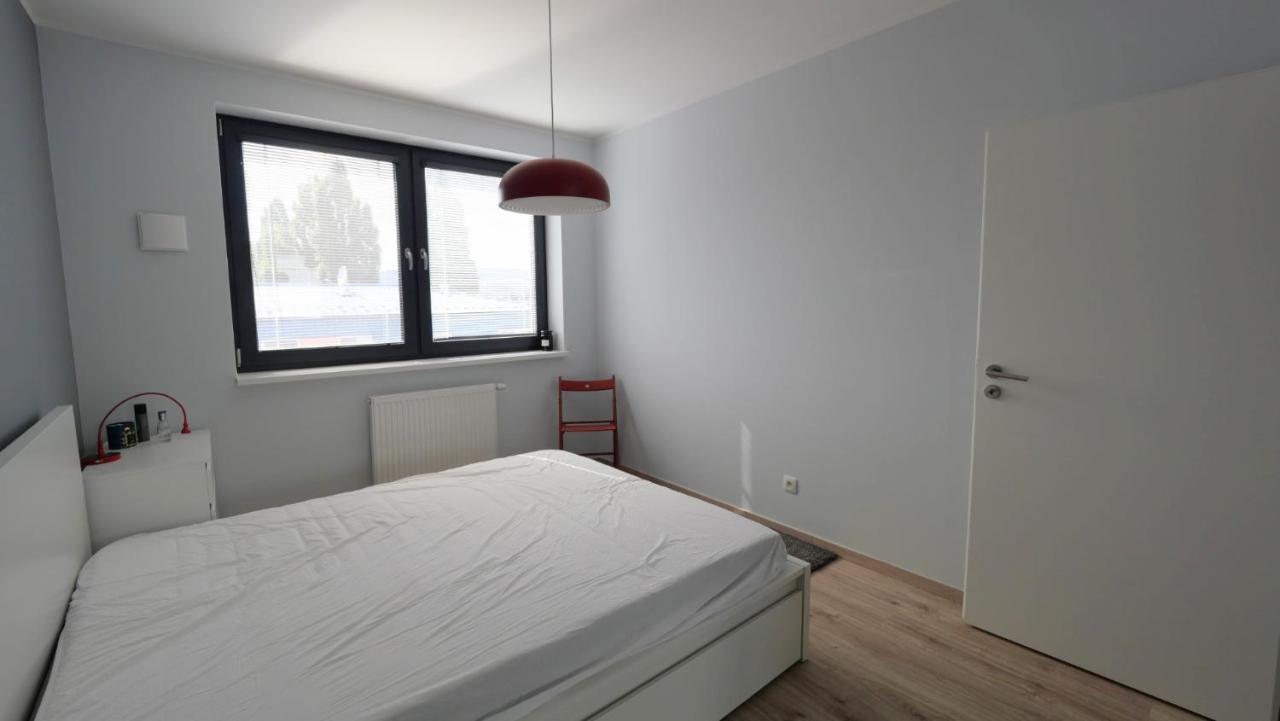 Air-Conditioned, 2 Room Apartment With Terrace براتسيلافا المظهر الخارجي الصورة